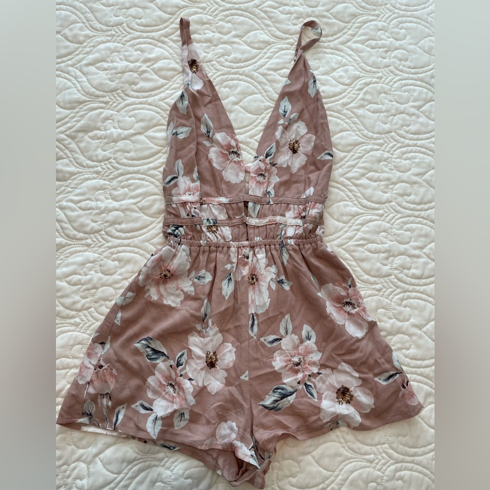 L.A. Hearts size small light pink floral romper